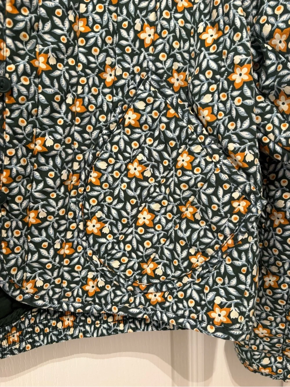 Women’s Universal Thread quilted floral jacket size M